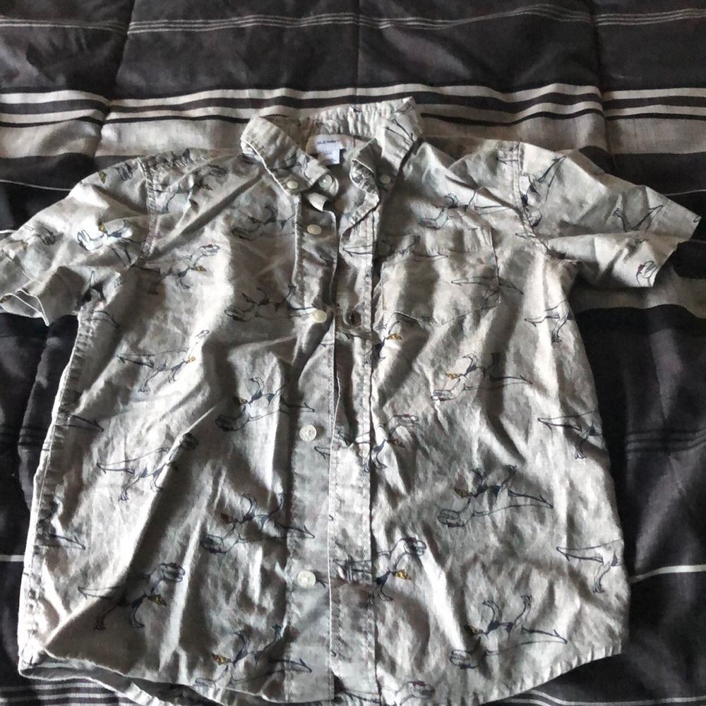 Old Navy short sleeve button up shirt.
